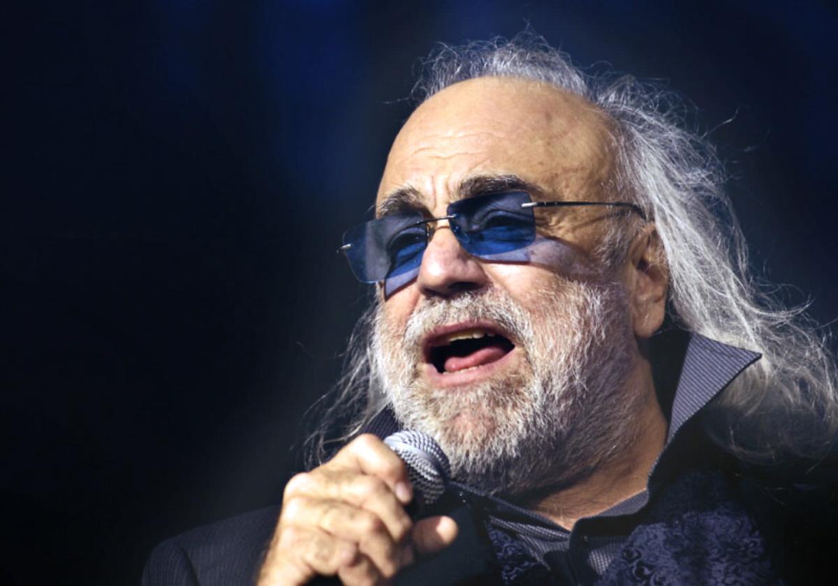 Cantante griego Demis Roussos falleció a los 68 años